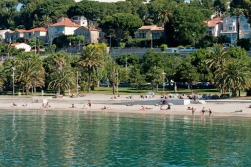 לינה וארוחת בוקר ניס Les Pieds Dans L'Eau מראה חיצוני תמונה